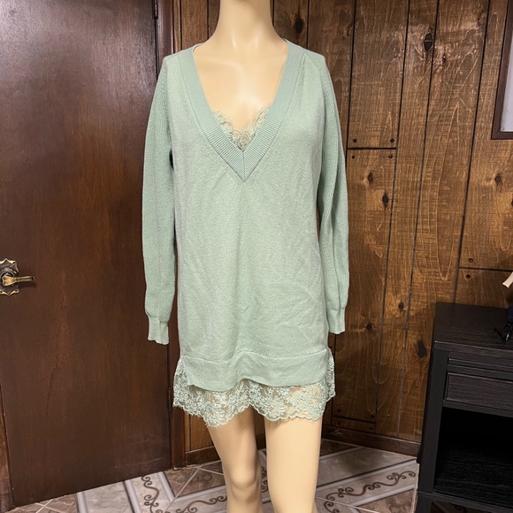 Auth.Ermanno Scervino Green laced Cashmere Sweater size 42 in Mint condition